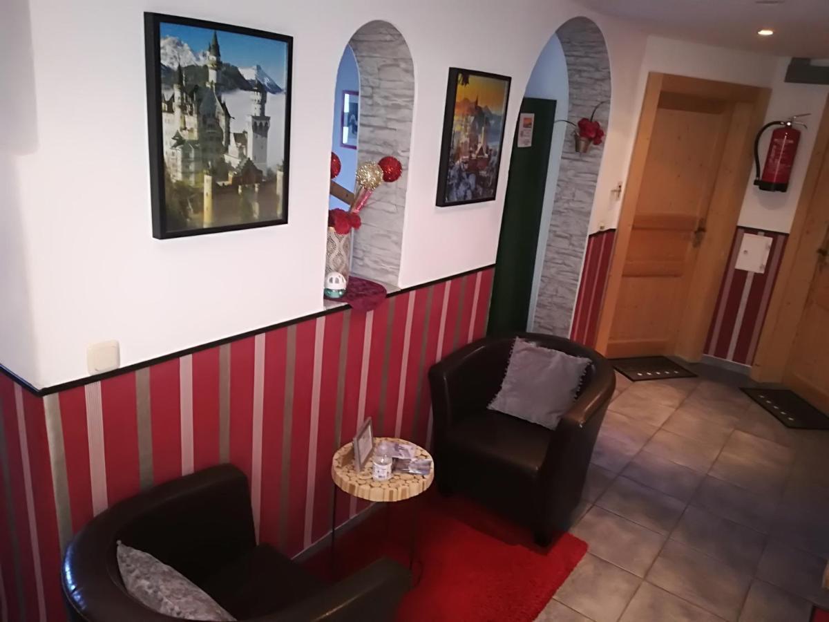 House La Neuschwanstein Blick - Budget City Hotel Fussen Ngoại thất bức ảnh