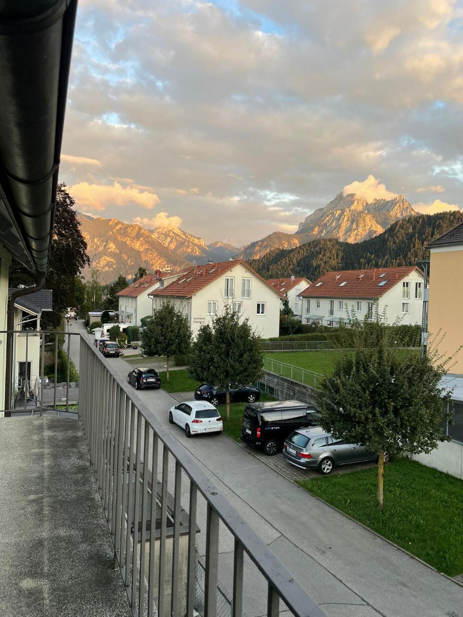 House La Neuschwanstein Blick - Budget City Hotel Fussen Ngoại thất bức ảnh